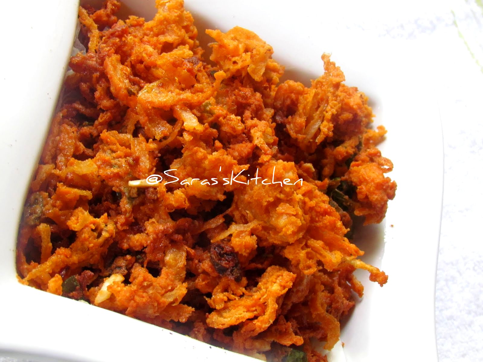 Crispy Onion Pakora ~ SarasYummyBites Crispy Onion Pakora ~ SarasYummyBites