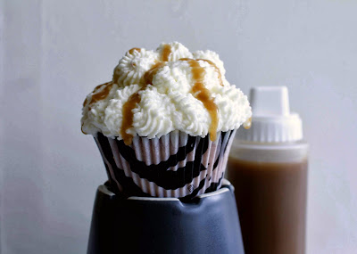 Receta Cupcakes rellenos de caramelo y crema mascarpone