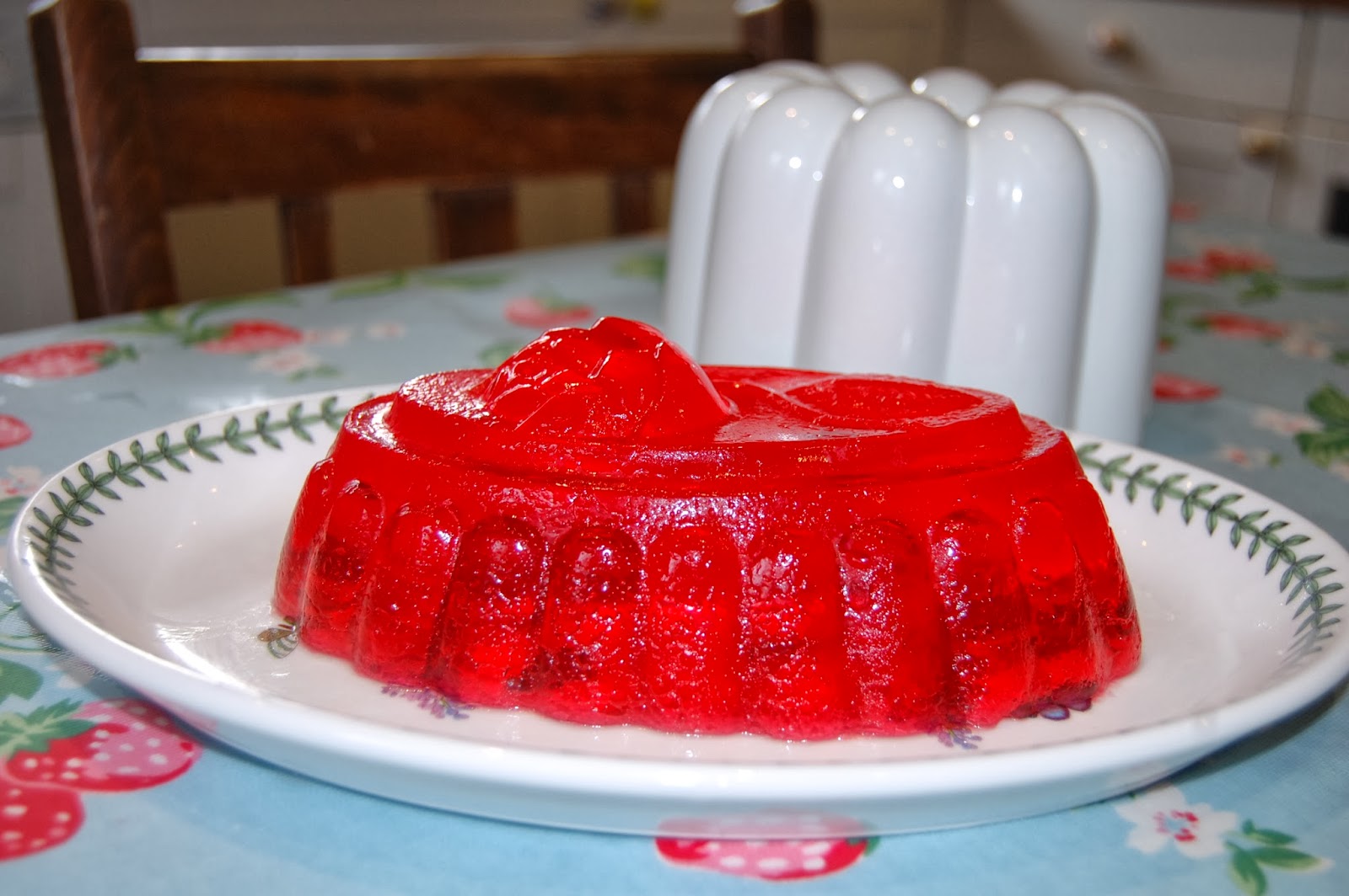 just saying Wibble wobble jelly on a plate