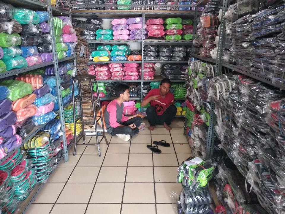  Grosir  Sandal  Jepit Murah  Indonesia Suasana Di Dalam 