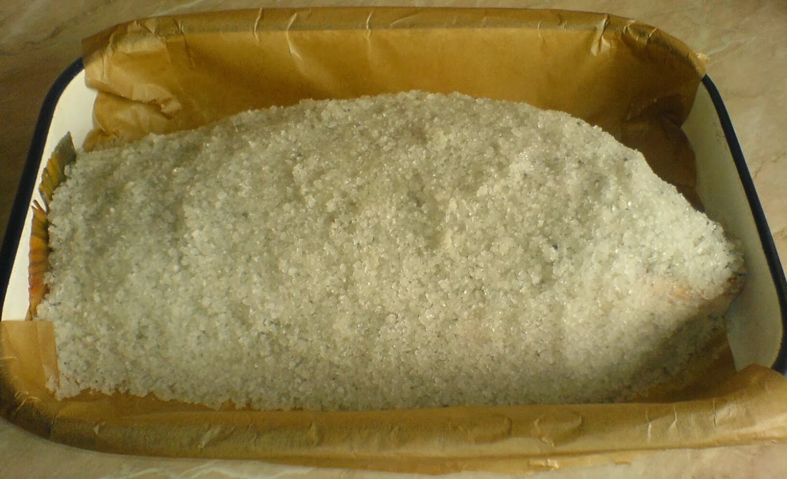 preparare crap la cuptor in crusta de sare, cum se prepara crap la cuptor in crusta de sare, cum se face crap la cuptor in crusta de sare, retete si preparate culinare cu peste, retete si preparate culinare din peste, 