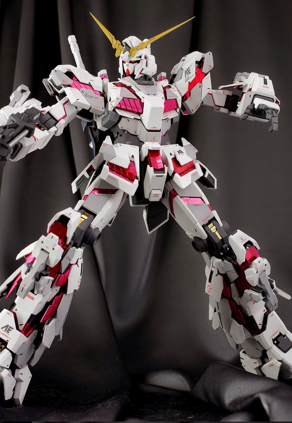 Painted Build PG 1/60 RX0 Unicorn Gundam "Detailed" Gundam Kits
