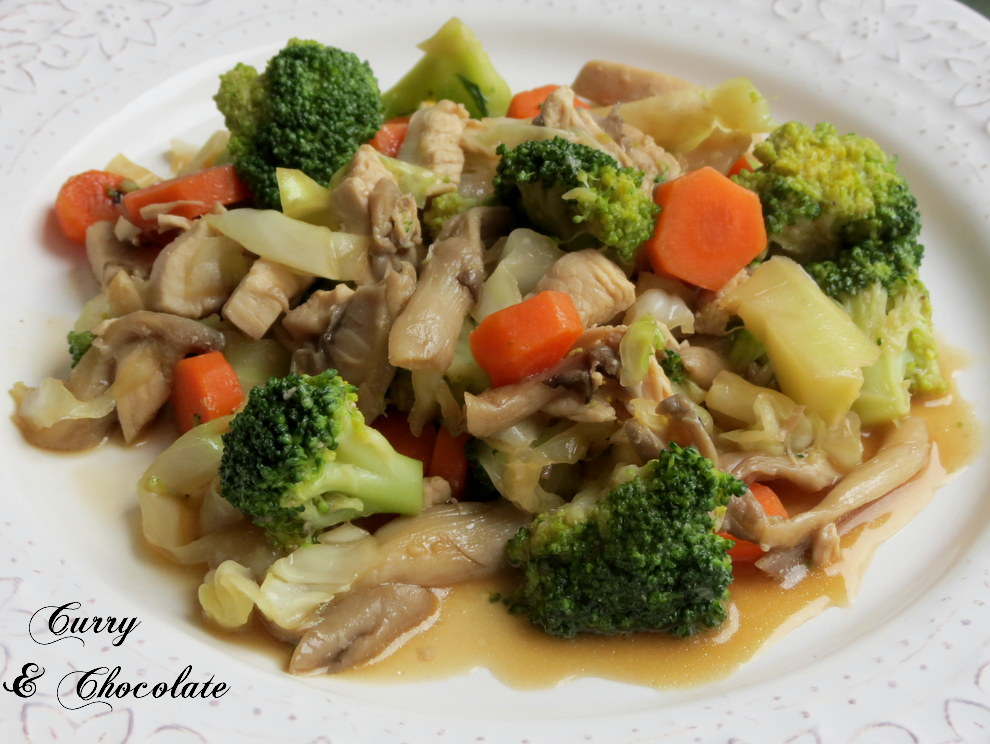 Pollo Con Salsa De Soja Y Verduras Curry y Chocolate: Salteado de pollo con setas, verduras y salsa de