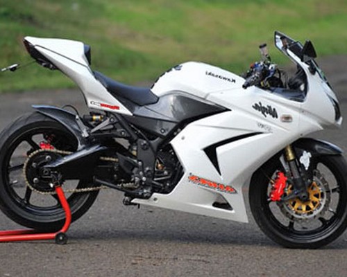 Modifikasi ninja 250 fi mono rr karbu hijau merah putih abs airbrush