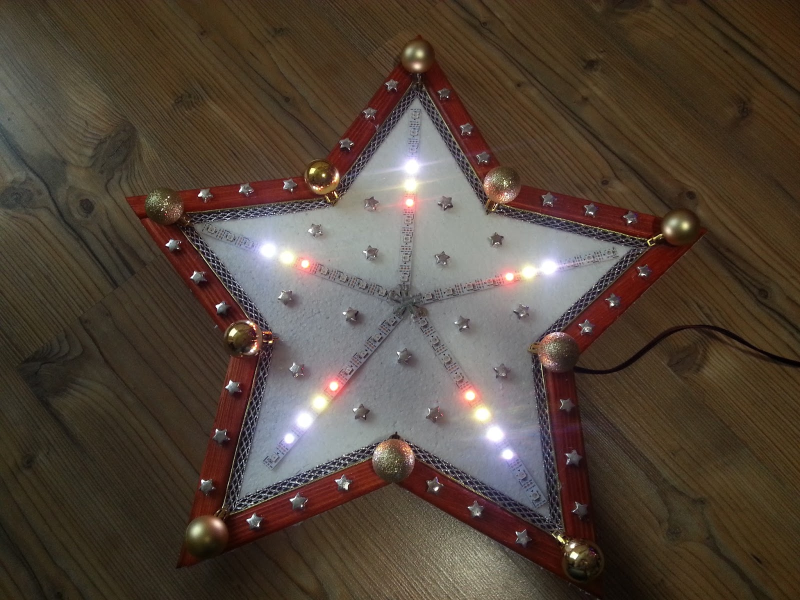 fifteen years ago i build diy christmas star ornament using 4060 leds and simple square wave generator based on 4011 below you can find photo of it - Homemade Christmas Star Decorations fifteen years ago i build diy christmas star ornament using 4060 leds and simple square wave generator based on 4011 below you can find photo of it - Homemade Christmas Star Decorations