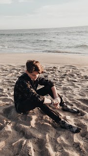 Payton Moormeier Wallpaper: Beach Day 🏖