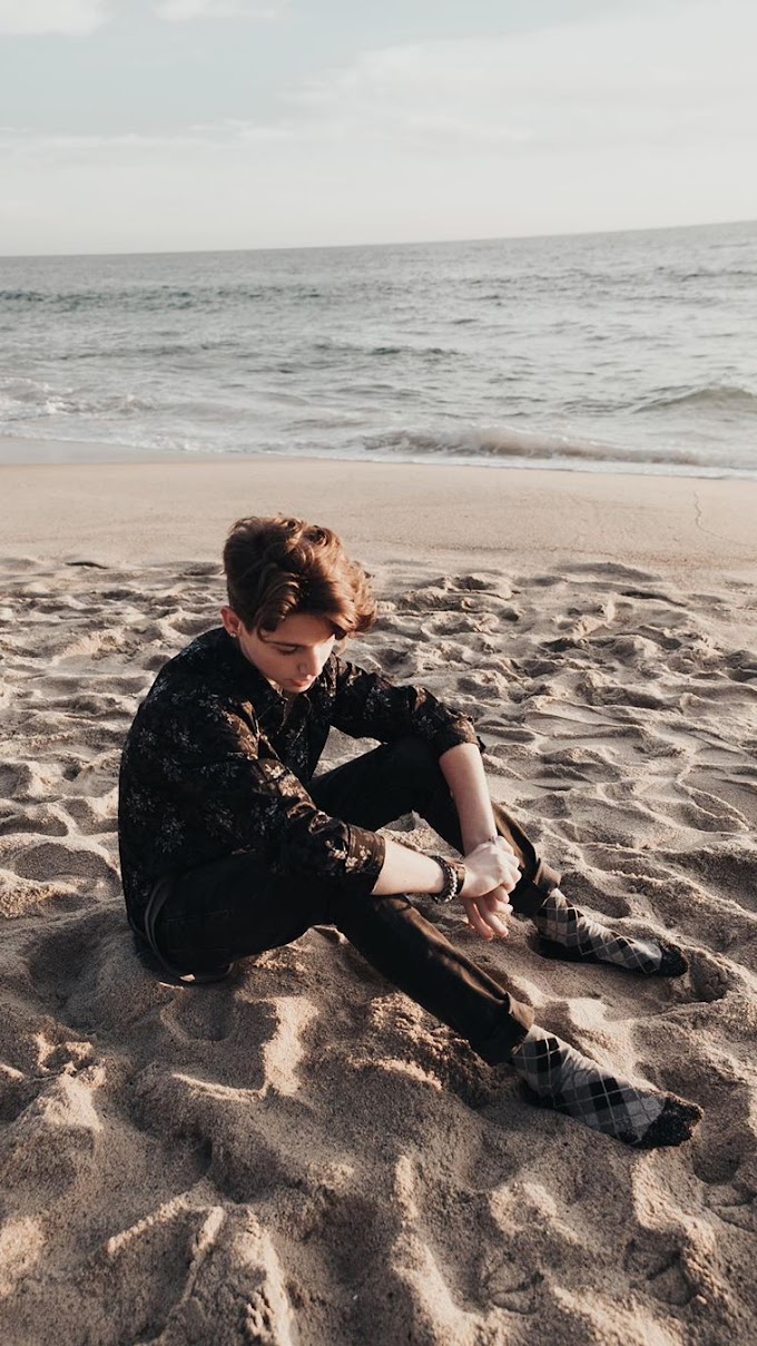 Payton Moormeier Wallpaper: Beach Day 🏖