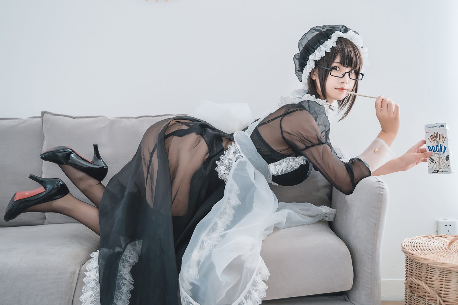 비치는 메이드복 - 디쁠