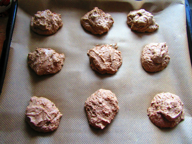 Buckwheat and kefir bread rolls by Laka kuharica: place small, round knobs of dough onto the baking sheet