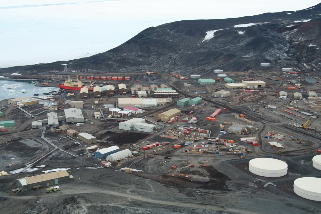 7 Photos of the McMurdo Station Ross Island, Antarctica