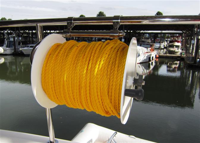 tying fishing line on reel