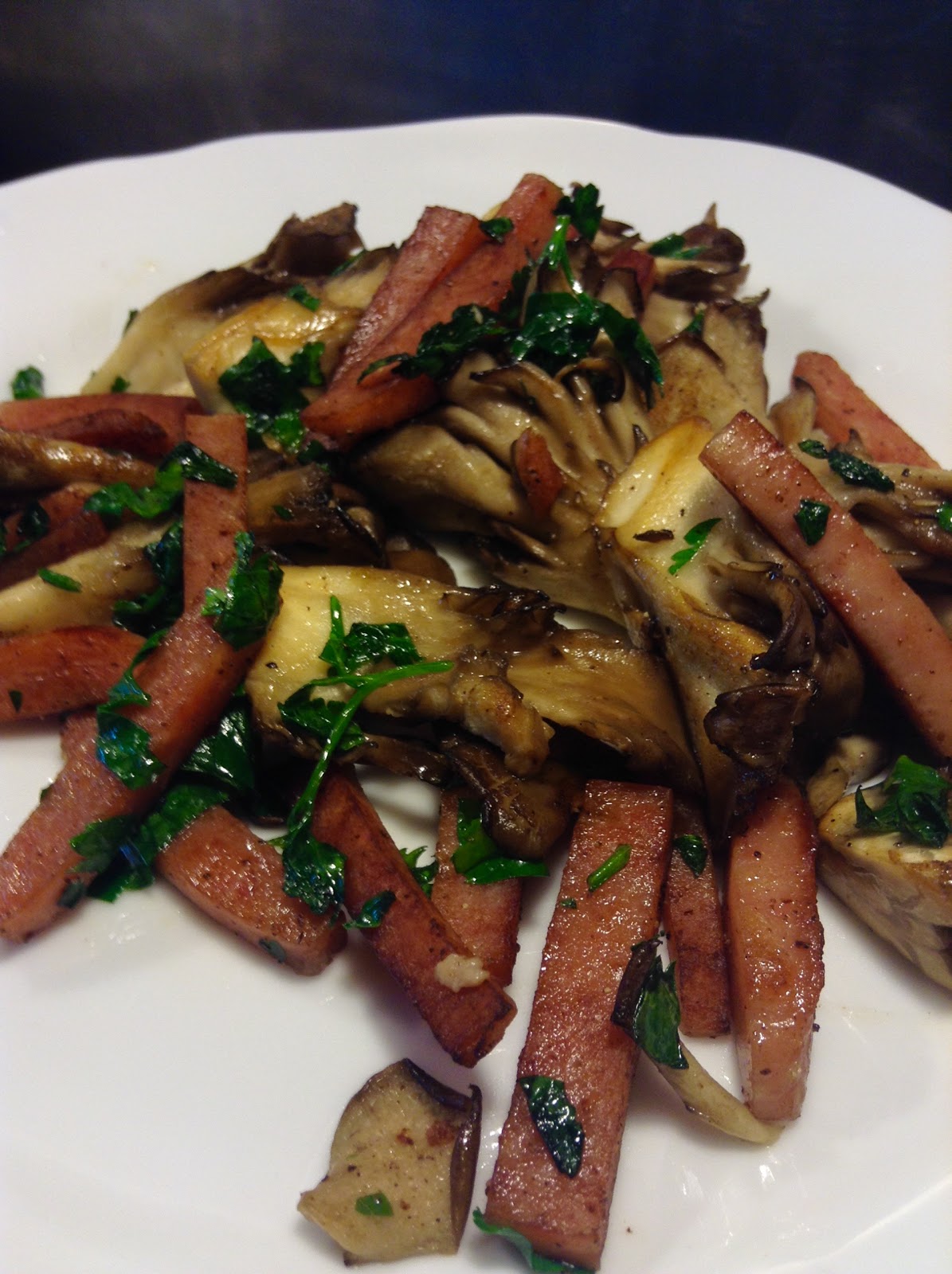 Cooking No.7 / Maitake mushroom saute with spam / Side dish recipe