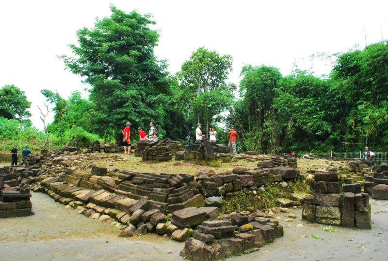 CONTOH CANDI PENINGGALAN HINDU BUDHA DI INDONESIA BESERTA GAMBAR DAN