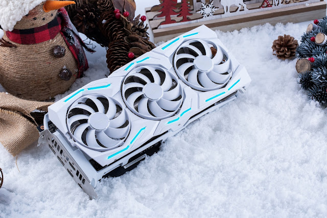 華碩 ROG 在耶誕節檔期推出 ROG Strix GeForce RTX 2080 Ti潮競白電競顯示卡 華碩 ROG 在耶誕節檔期推出 ROG Strix GeForce RTX 2080 Ti潮競白電競顯示卡