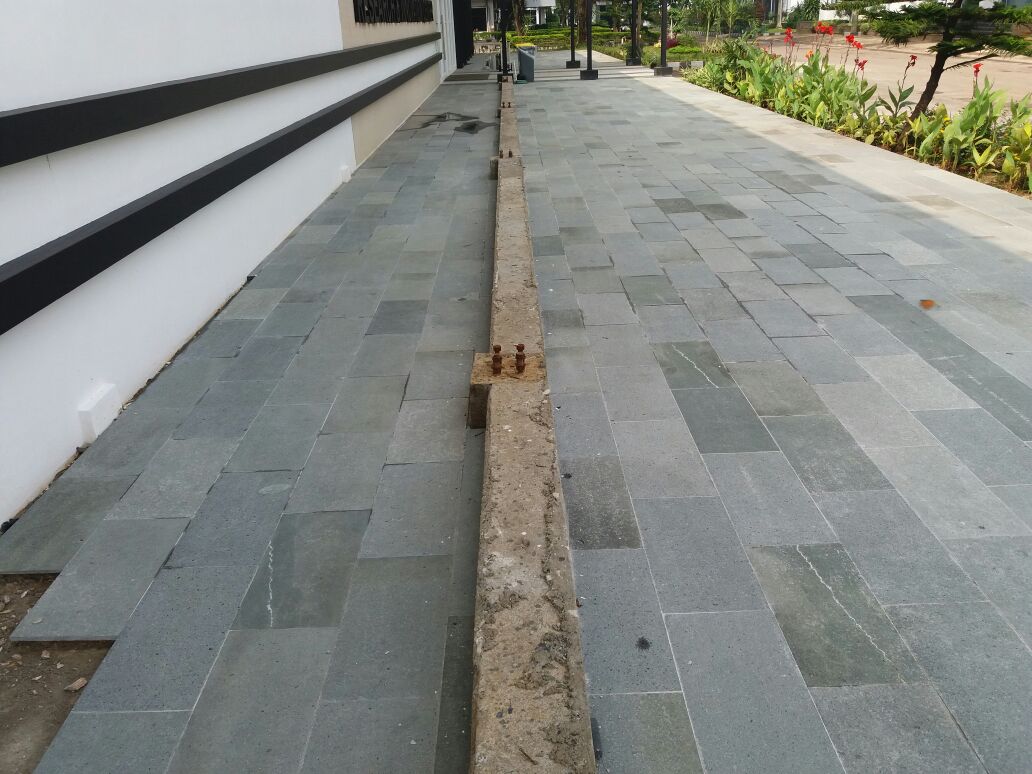 Penting Lantai Batu Alam Andesit