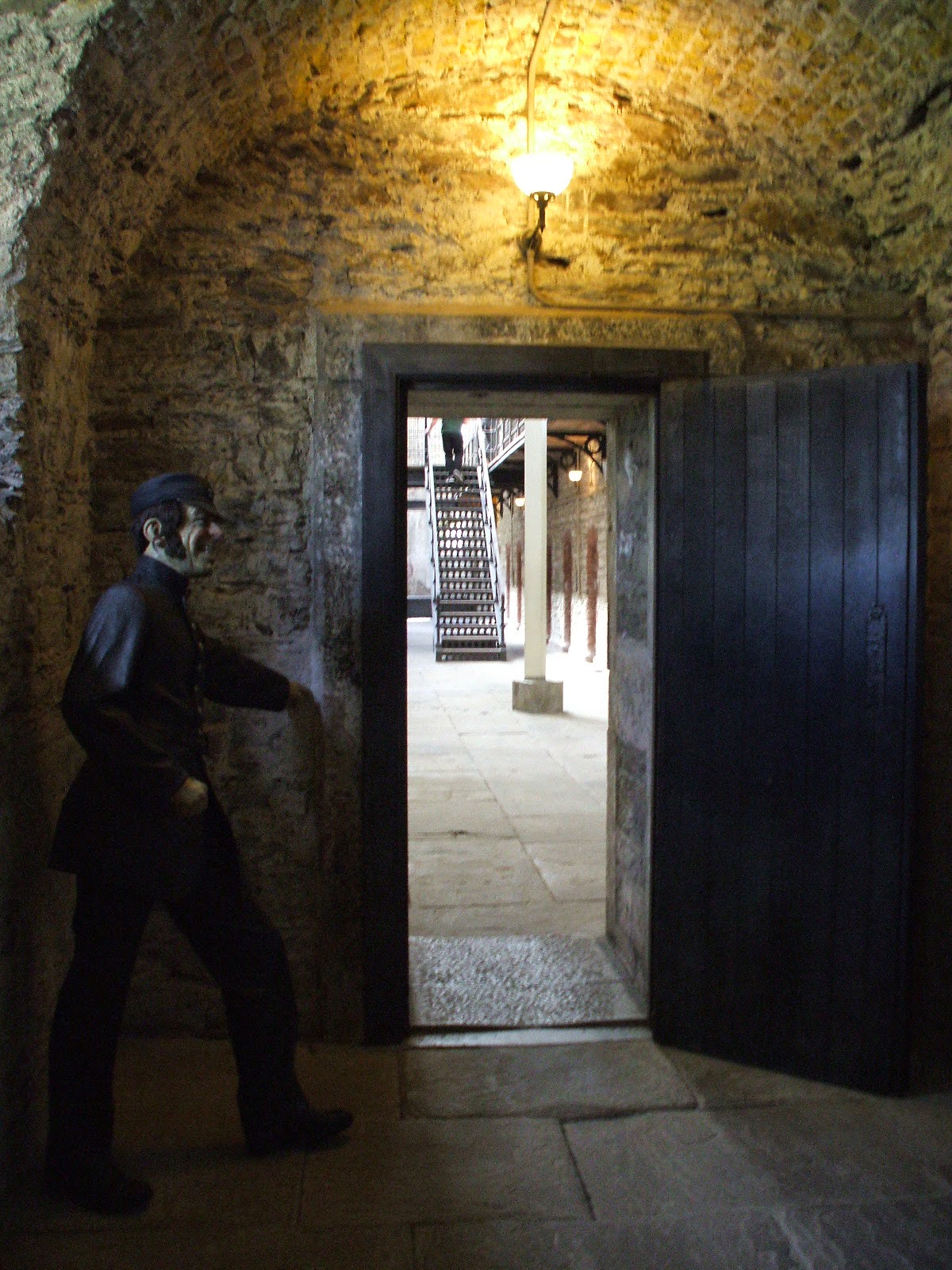 The OnLine Buzzletter Ireland Trip 56 Behind Bars in the Cork City