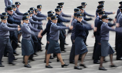 2AAA Royal Air Force bans servicewomen from wearing skirts on parade