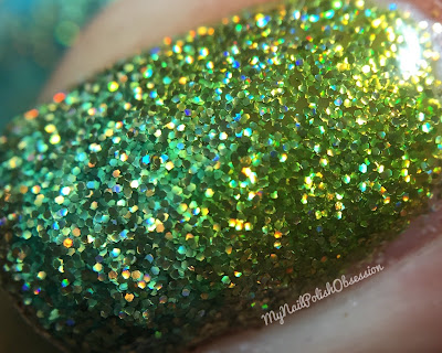 Twin Mani Tuesday: Paint Box Polish A Dragon Is Not A Slave & Waimea Waters Twin Mani Tuesday: Paint Box Polish A Dragon Is Not A Slave & Waimea Waters