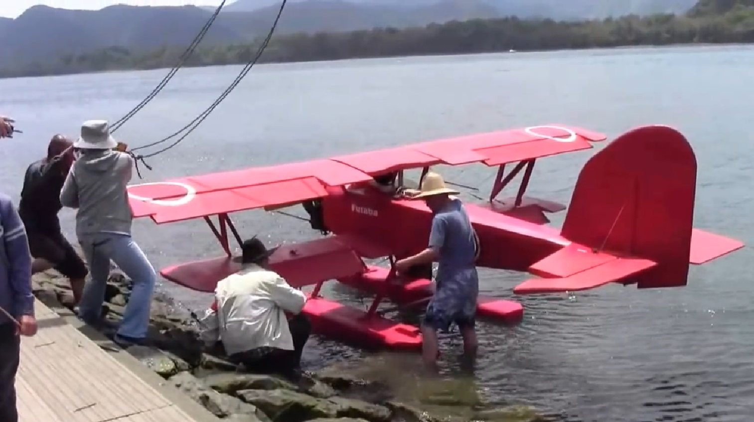 ラジコン飛行機「水上機」