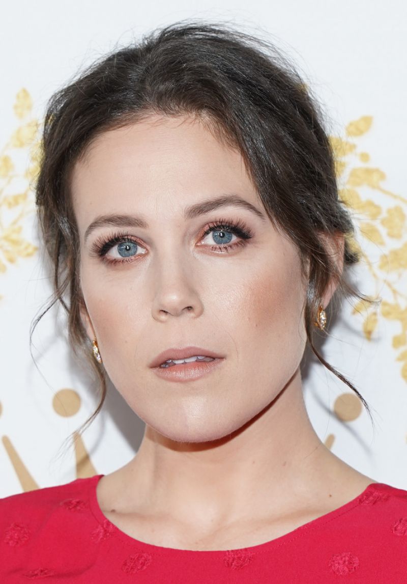 Erin Krakow At 2019 Hallmark Channel Winter TCA Press Tour Party - Top