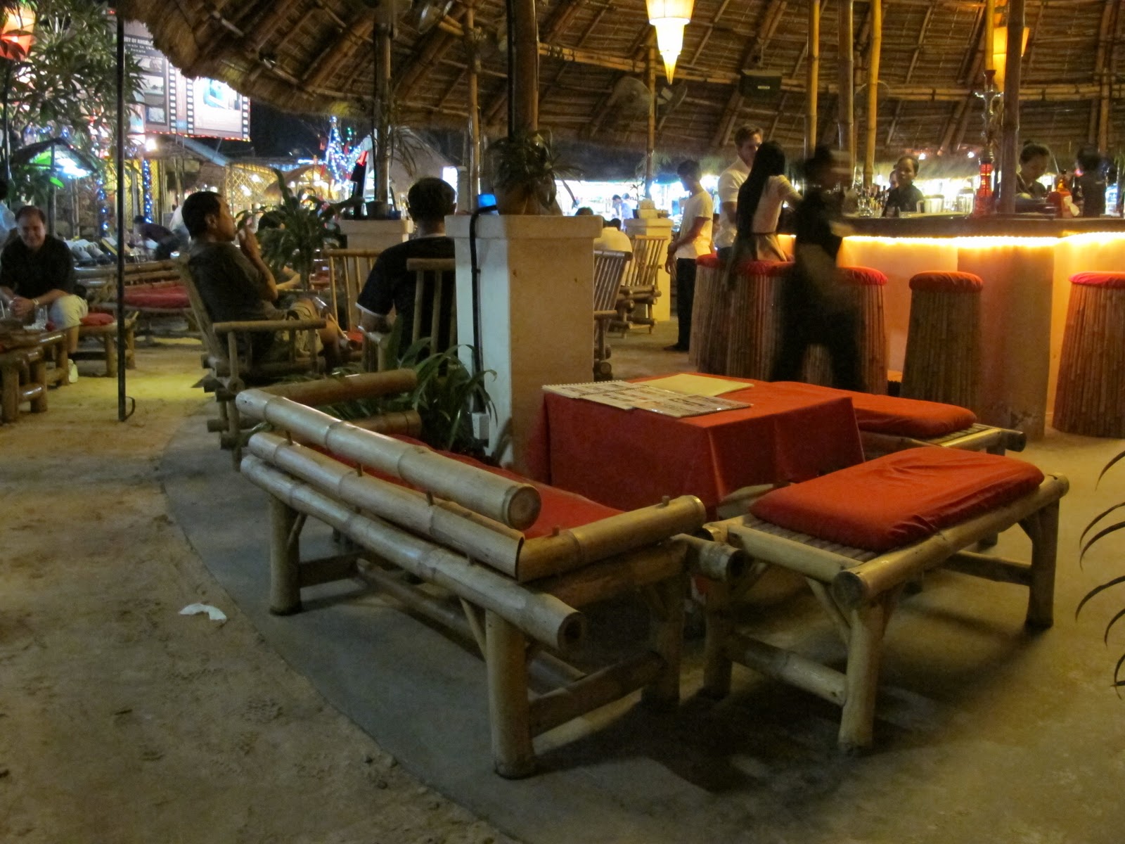 KOMITU Bamboo "Island Bar" in Siem Reap's night market