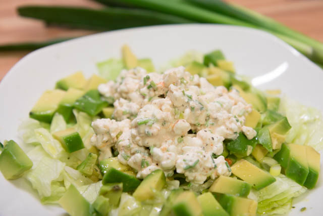 Ganz einfache Küche: Avocado-Salat mit Hüttenkäse