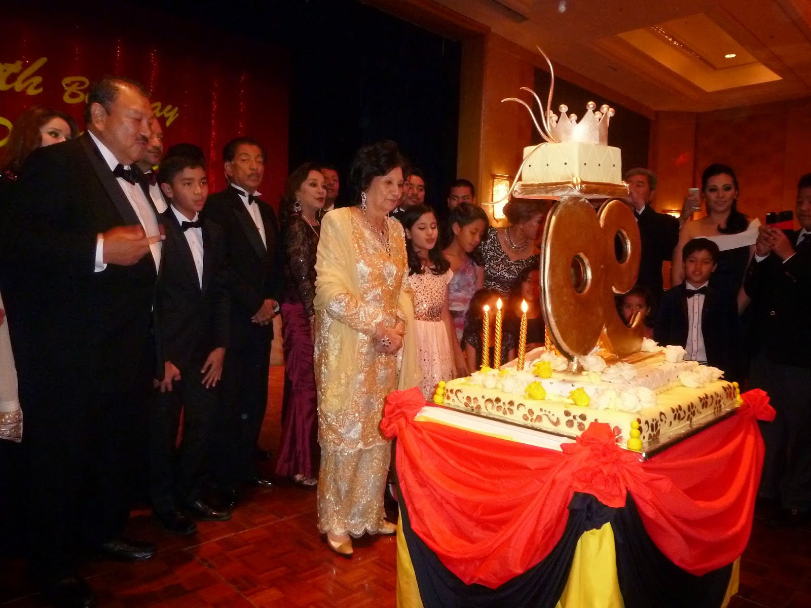 Kee Hua Chee Live!: PART 1&mdash;HAPPY 90TH BIRTHDAY TUANKU NAJIHAH THE