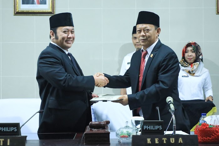 Paripurna Istimewa, DPRD Lampung Selatan Sampaikan Rekomendasi Atas LKPj Bupati TA 2017
