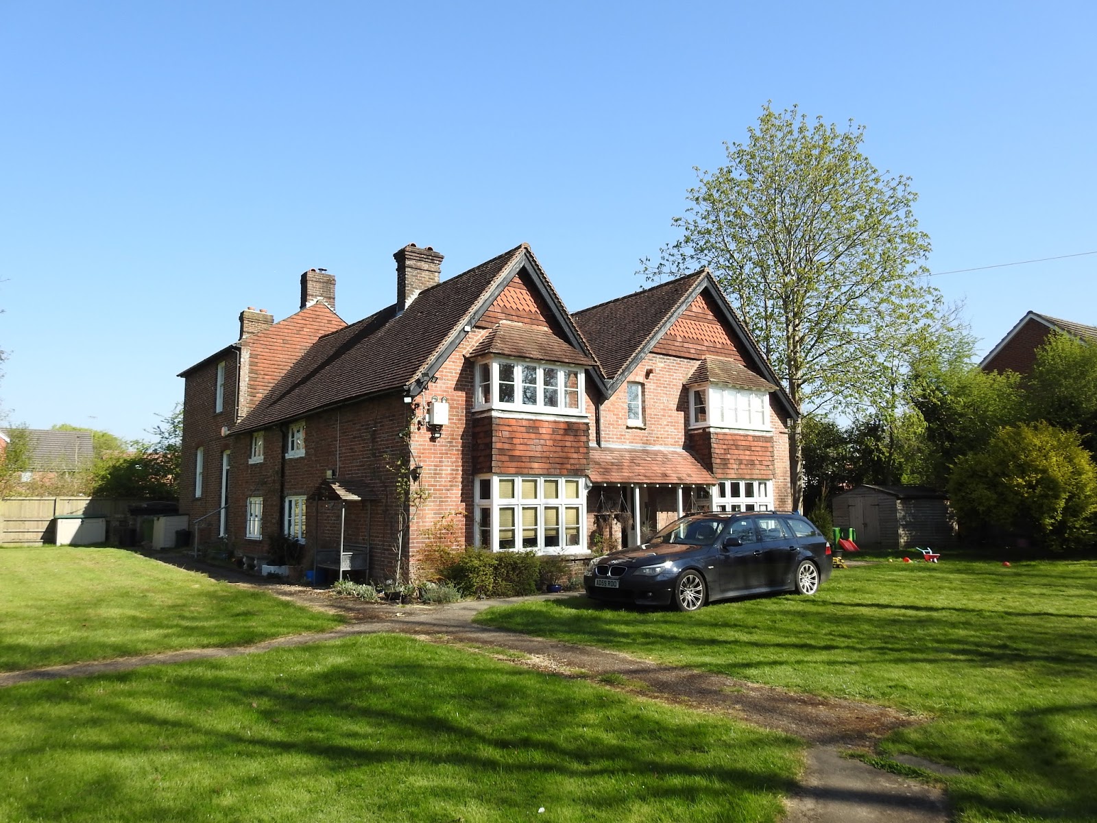 Crawley Old Town TWO PICTURES 37 Langley Lane (Apple Tree Farm)