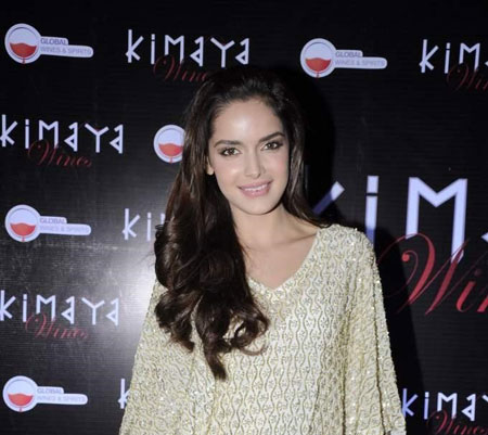 Shazahn Padamsee Latest hot Pics