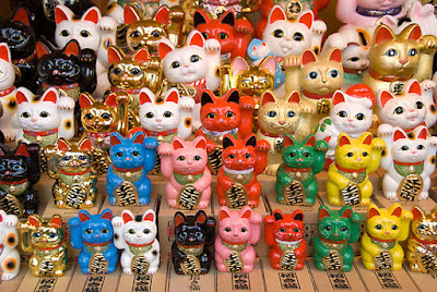Various fortune cats
