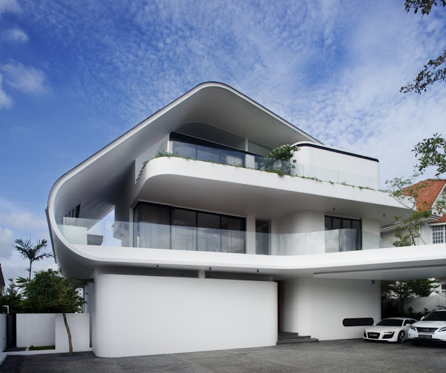 Современный дом в пригороде Сингапура