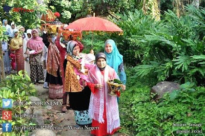 Upacara adat trun mandi minangkabau