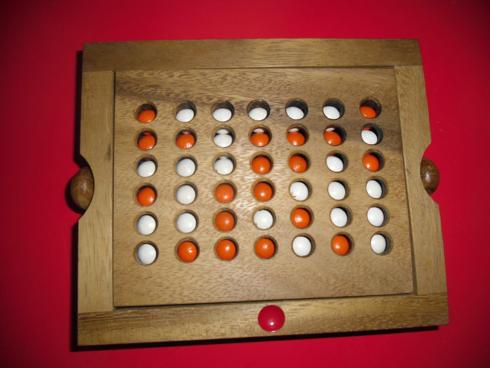 La jirafa 201 El juego de las bolitas