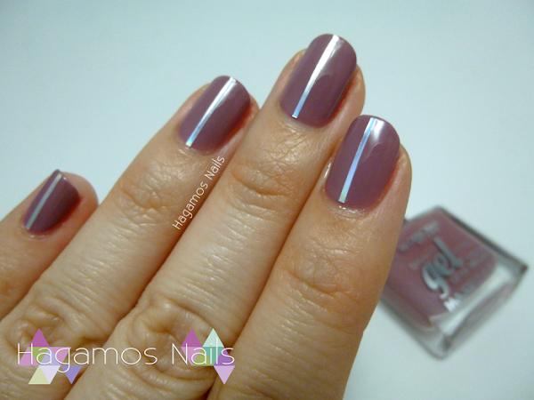 Manicura Nude con Nail Tape Holográfico. Hagamos Nails