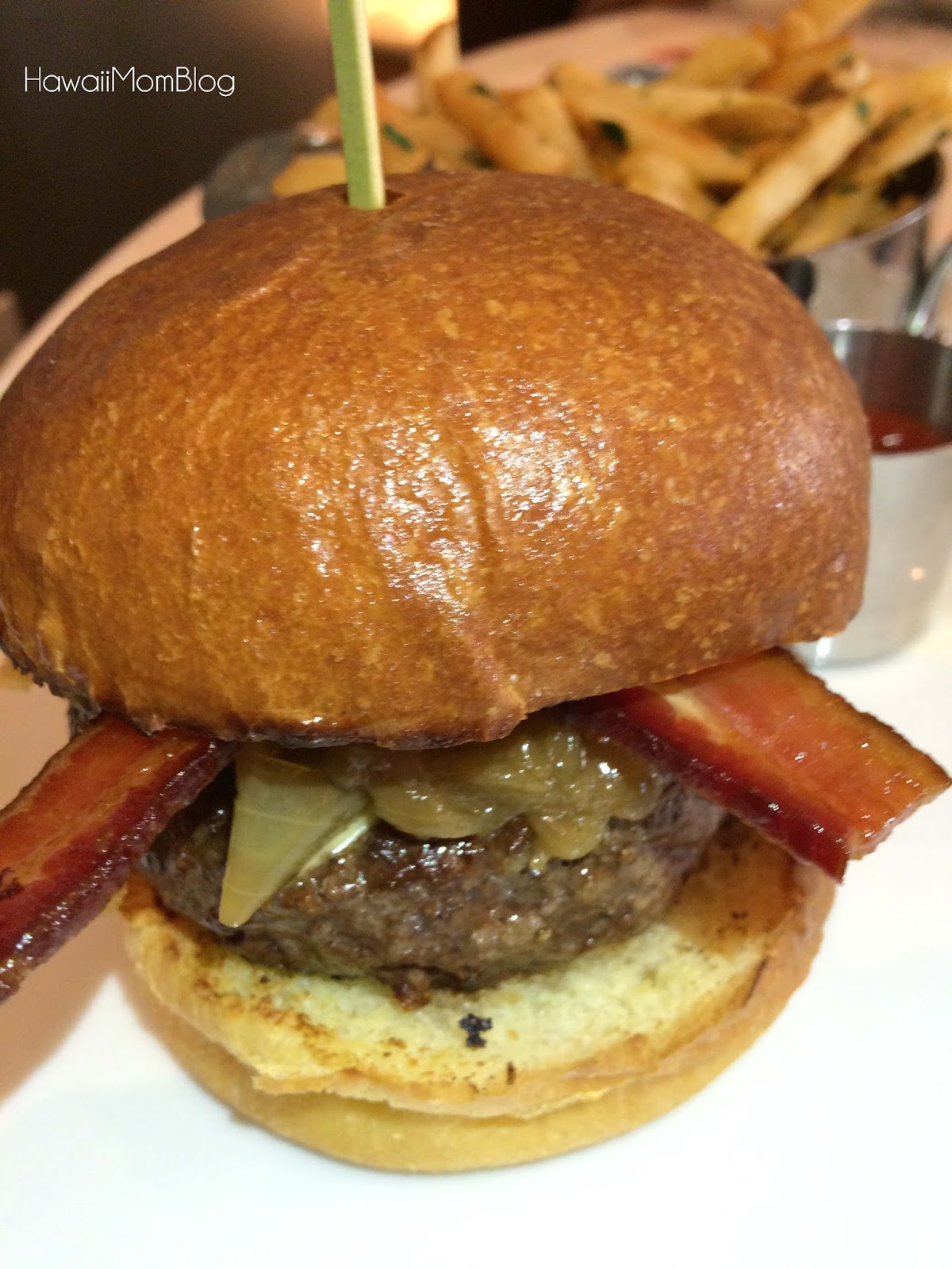 Hawaii Mom Blog Stripsteak Waikiki