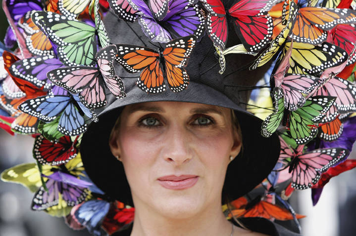 Horse Race: Big Hats For Horse Races