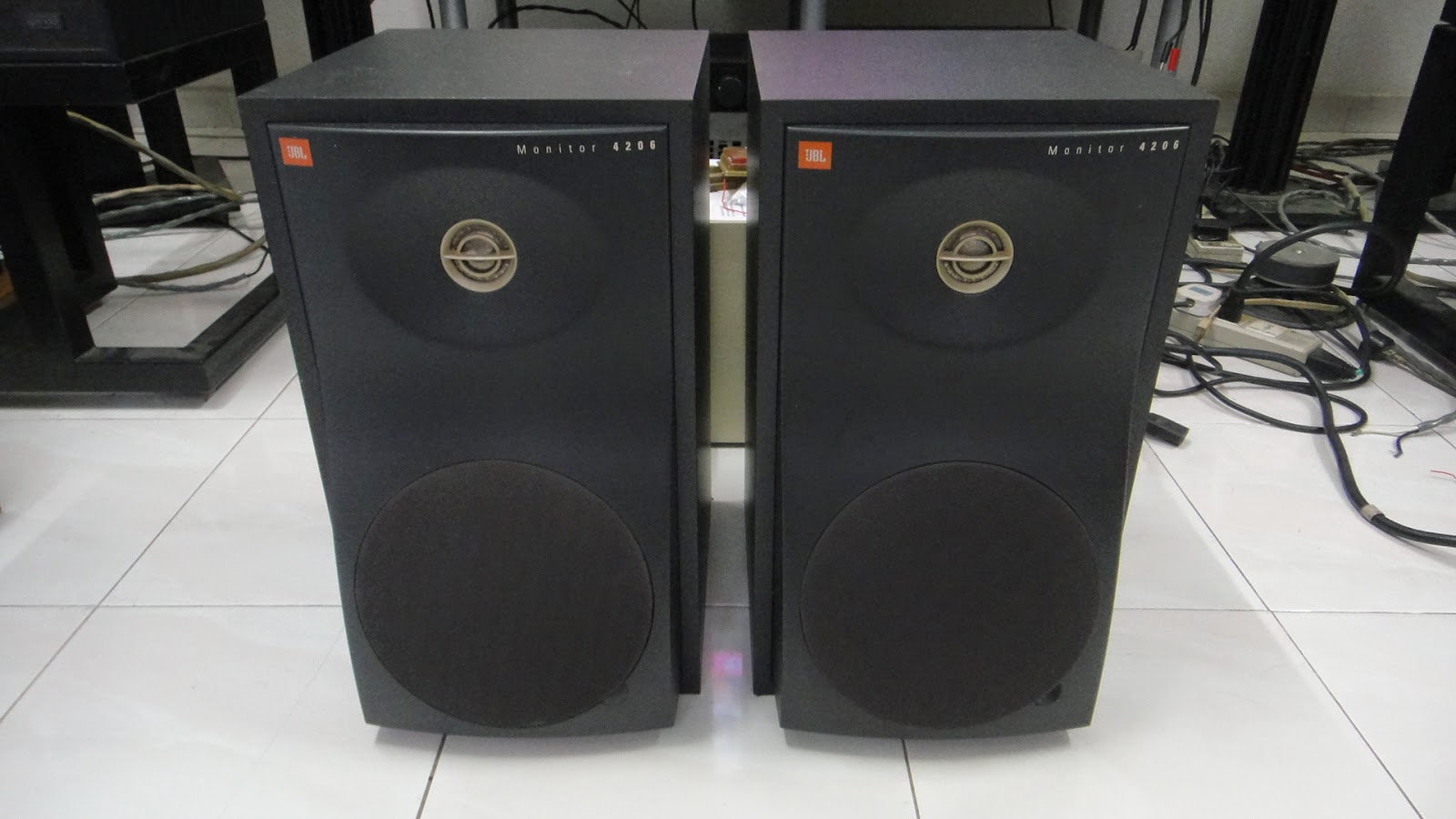 JBL 4206 monitor speaker (Used)SOLD
