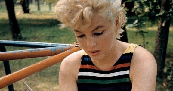 Stars and Letters: Was Marilyn actually reading 