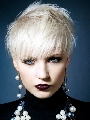 Hot Short Layered Haircut Trends | Landrys Lifestyles Blog