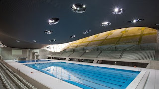 Aquatics Centre - этот центр был специально спроектирован и построен  для Олимпийских  игр