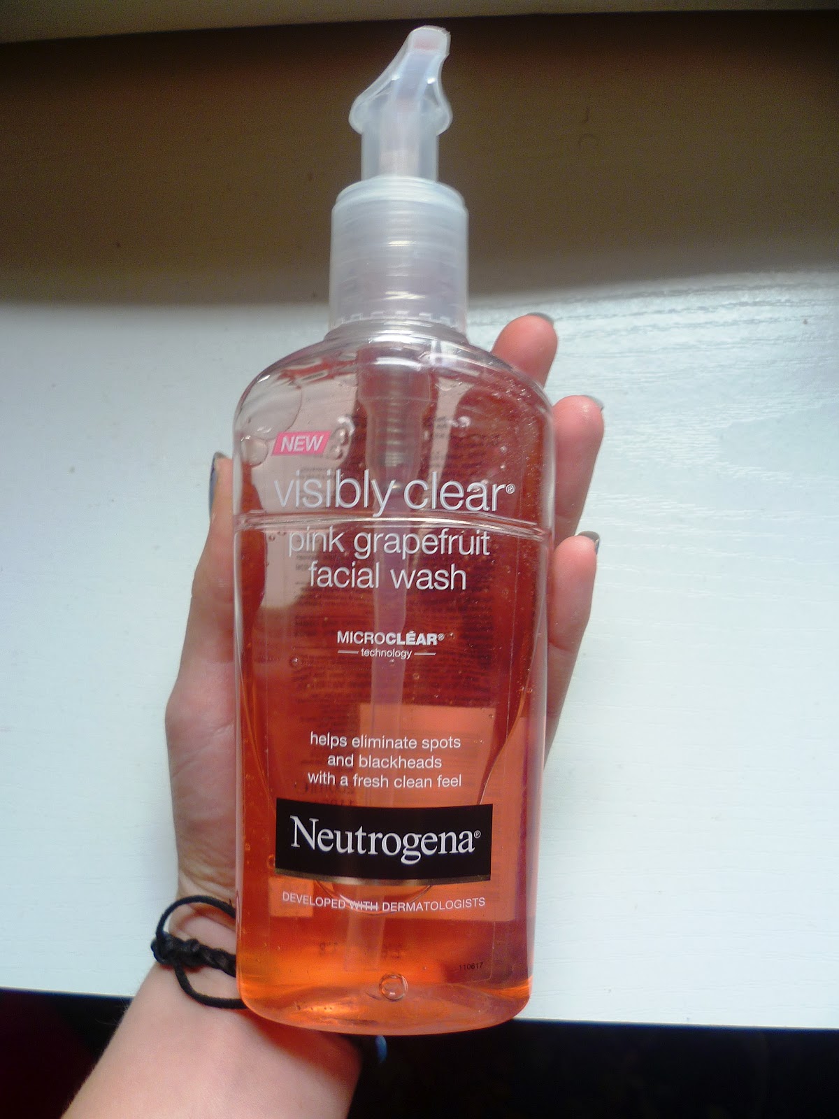 Little Miss Lifestyle UK Beauty and Lifestyle Blog Review Neutrogena