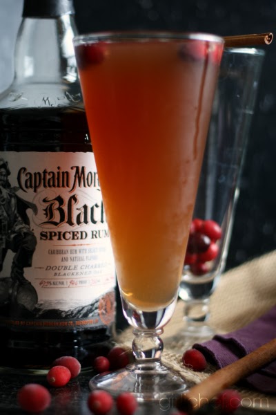 Spiced Cranberry Rum Fizz #CaptainsTable by www.girlichef.com