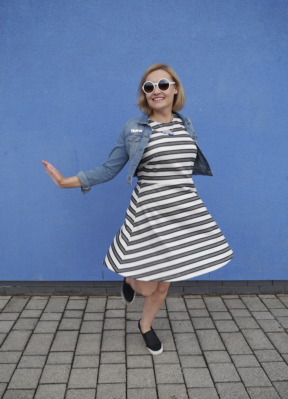quirky fashion from scottish style blogger wardrobe conversations Edinburgh Fringe Festival, Edinburgh canal walk, Edinburgh blogger, beginner guide to self tan, easy self tan review, Bellamianta luxury tanning, UK blogger, fashion blogger, Wardrobe Conversations, photoshoot in Edinburgh, Edinburgh fashion