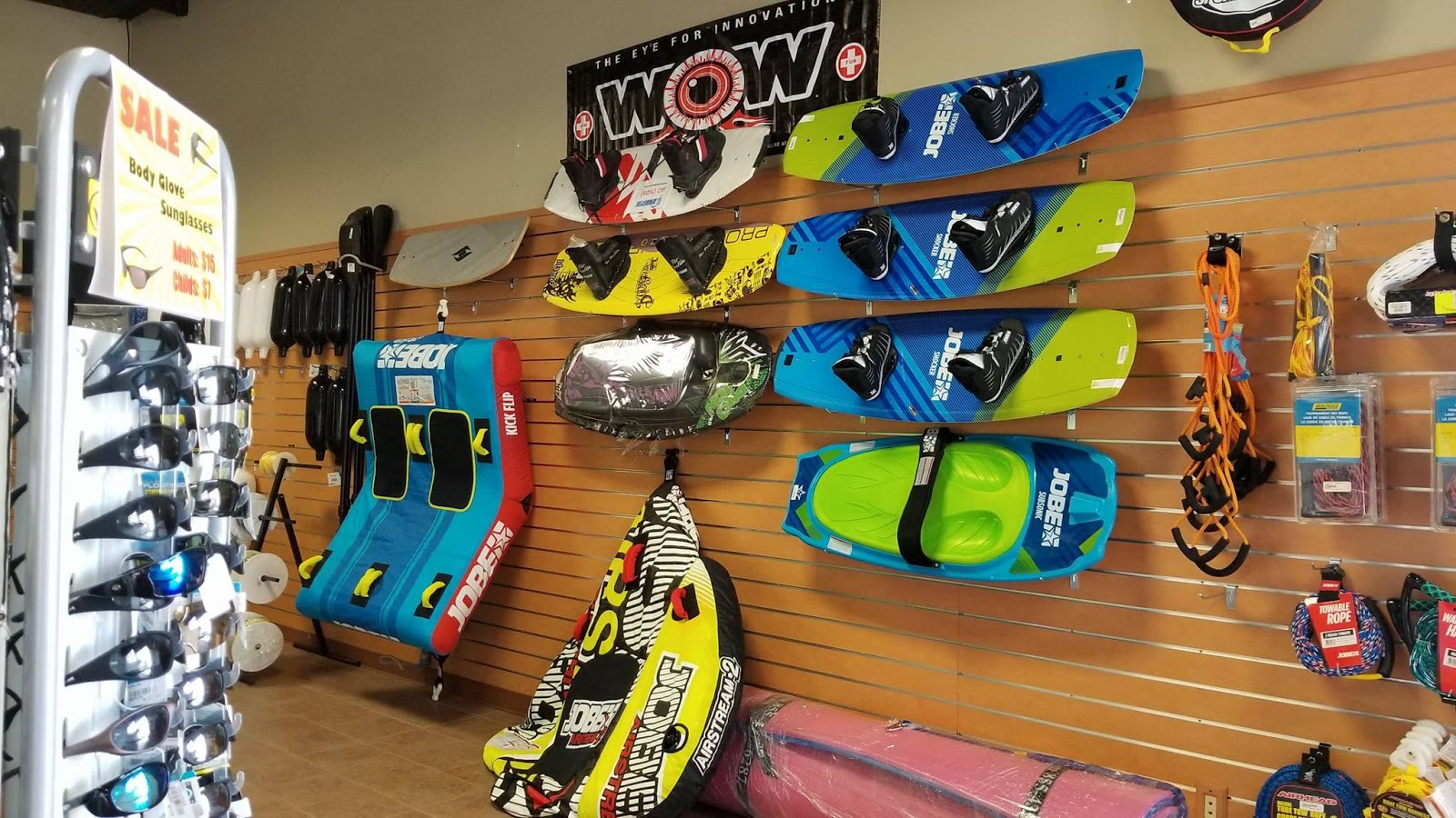 Iguana Boat Sales and Rentals Boating Gear Gift Ideas 🎁