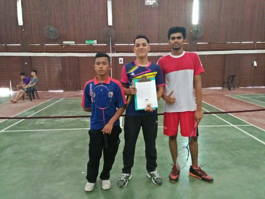 SMK GELANG PATAH Pertandingan Badminton Tertutup SMK Gelang Patah