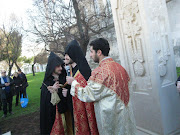 La benedizione di Padre Tovma Khachatryan e Padre Garnik Mkhitaryan