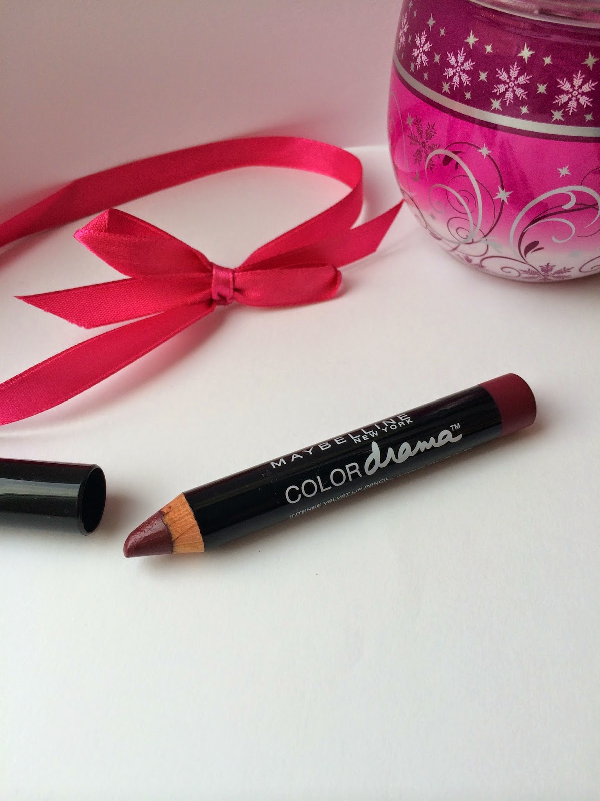 maybelline-color-drama-intense-velvet-lip-pencil-Berry-Much-review