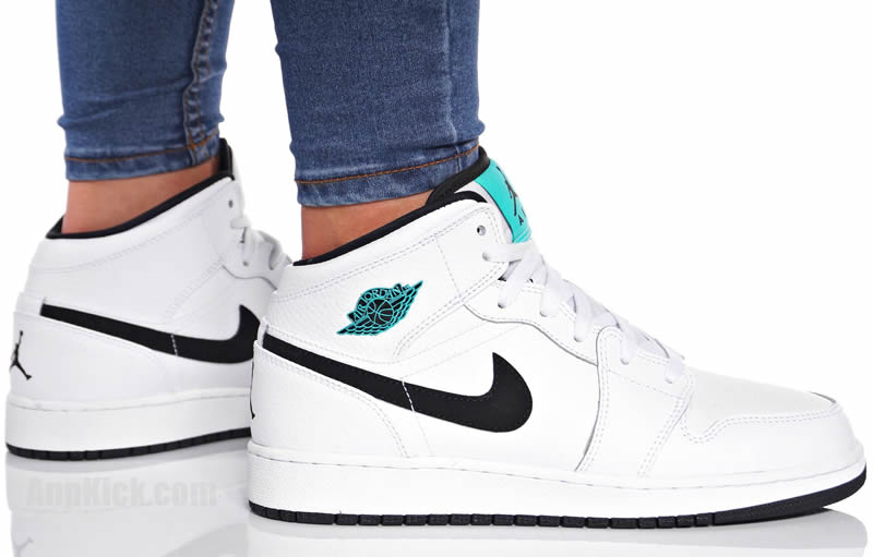 aj 1 mid womens