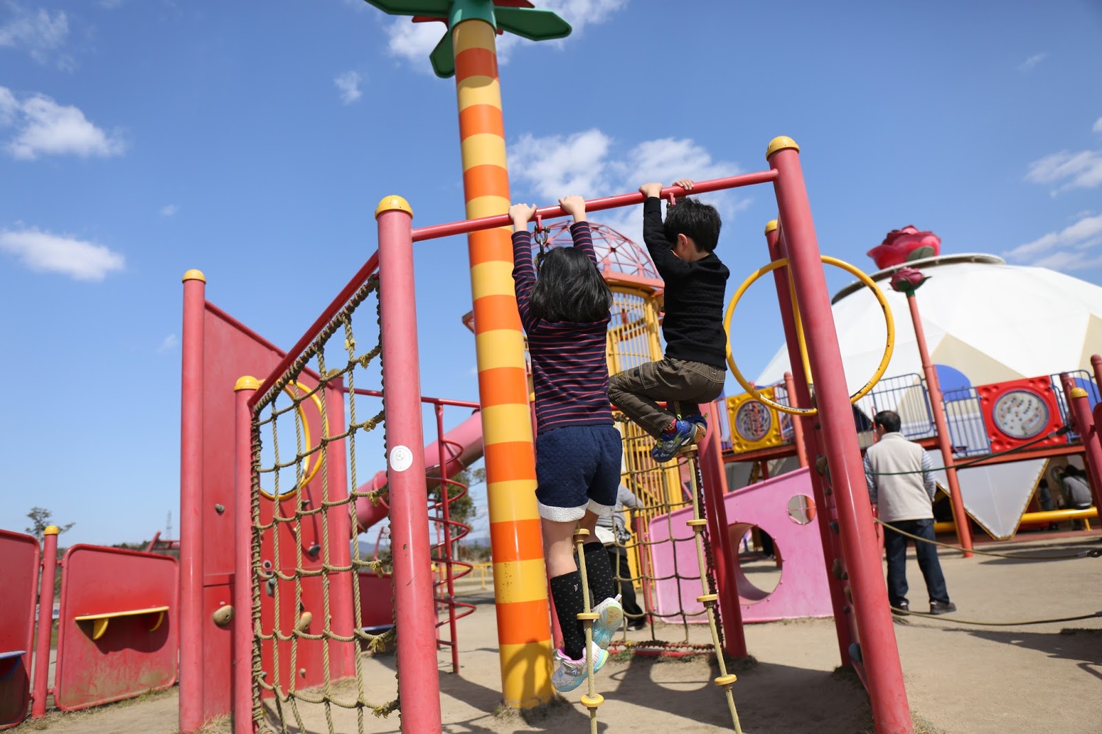 福山市立動物園に隣接する公園、富谷ドームランドで遊具遊び！イクメンライフハッカー